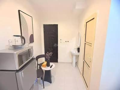 Room for Rent in North Jeddah, Jeddah - Room For Rent in Al Nahdah, Jeddah