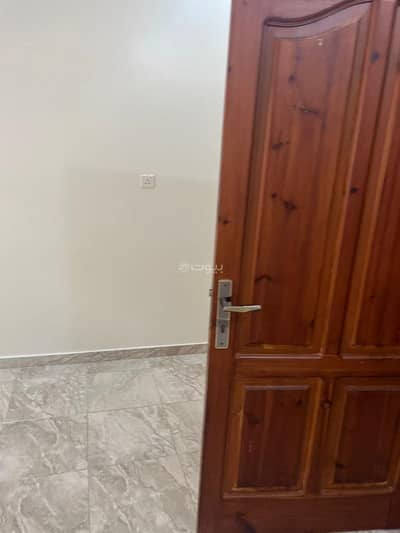 3 Bedroom Apartment for Rent in North Jeddah, Jeddah - Three-bedroom apartment for rent in Al Moshrefa, Jeddah