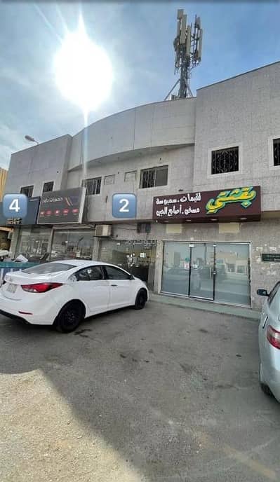 Showroom for Rent in North Riyadh, Riyadh - Exhibition Building for rent in Al Nafal, north Riyadh