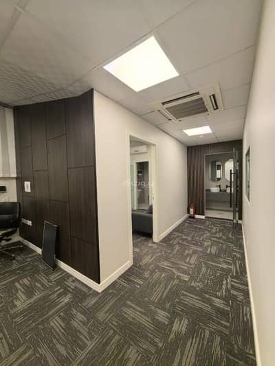 Office for Rent in East Riyadh, Riyadh - A luxurious office for rent in Al-Azhar neighborhood