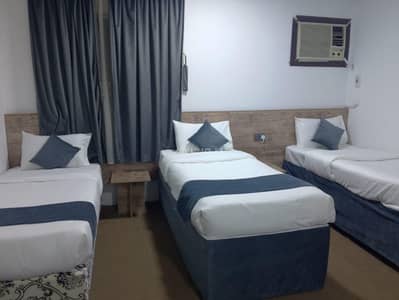 3 Bedroom Flat for Rent in Bani Dhafar, Madina - Triple room with private bathroom 3 Bedroom Flat for Rent in Bani Dhafar, Madina - Triple room with private bathroom