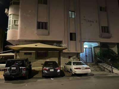 Residential Building for Sale in Al Jamiah, Makkah - Residential building in Al-Aziziyah neighborhood in Mecca