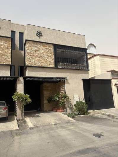 4 Bedroom Floor for Sale in West Riyadh, Riyadh - Luxurious roles in the unreliable plan 4 Bedroom Floor for Sale in West Riyadh, Riyadh - Luxurious roles in the unreliable plan