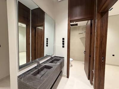 5 Bedroom Flat for Sale in East Riyadh, Riyadh - Apartment with 5 bedrooms for sale in Al-Yarmouk 5 Bedroom Flat for Sale in East Riyadh, Riyadh - Apartment with 5 bedrooms for sale in Al-Yarmouk
