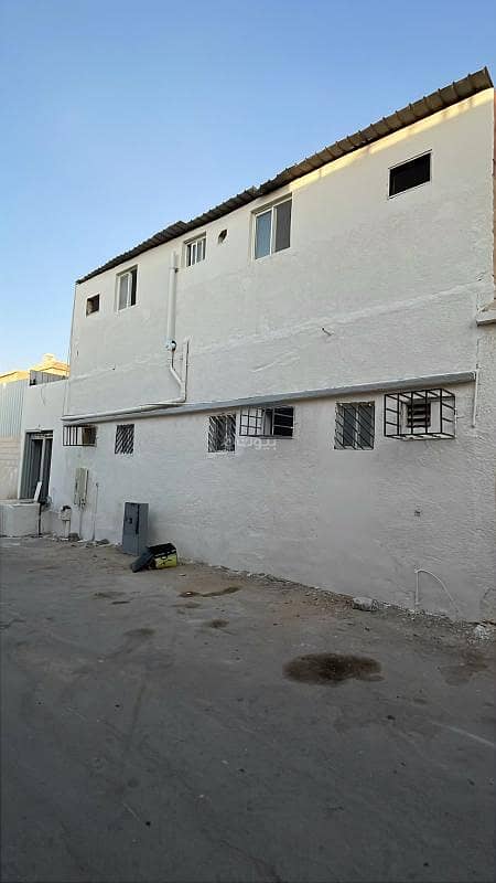 Residential Building in Central Riyadh,Al Yamamah 9 bedrooms 380000 SAR - 88038270 Residential Building in Central Riyadh,Al Yamamah 9 bedrooms 380000 SAR - 88038270