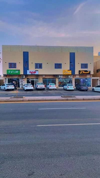 10+ Beds Residential Building for Sale in East Riyadh, Riyadh - Building for sale on Al-Mubarakat Street, Al-Mu'ayzilah District, Riyadh City, Riyadh Region
