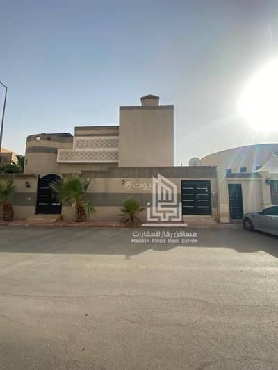 3 Bedroom Floor for Rent in East Riyadh, Riyadh - Modern role with a private roof for rent