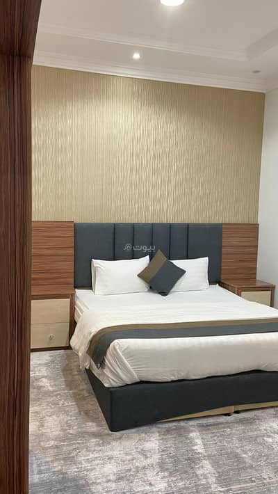 1 Bedroom Flat for Rent in East Riyadh, Riyadh - A room and a living room with a bathroom, a preparatory kitchen