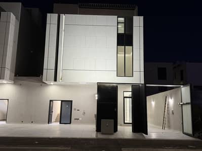 3 Bedroom Floor for Sale in East Riyadh, Riyadh - Two plots on a land area of 350 square meters in Al-Rimal neighborhood 3 Bedroom Floor for Sale in East Riyadh, Riyadh - Two plots on a land area of 350 square meters in Al-Rimal neighborhood