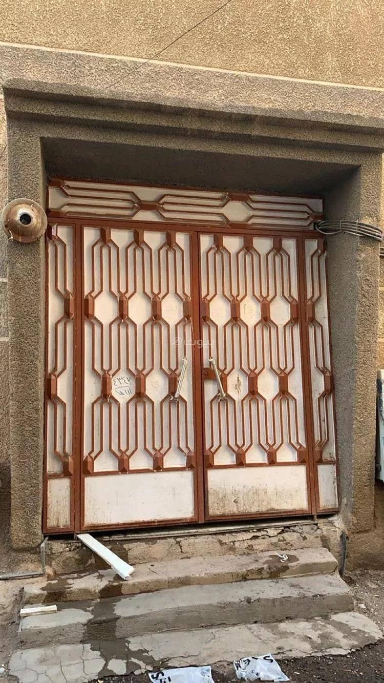 Residential Building For Sale in Bani Dhafar, Madina Residential Building For Sale in Bani Dhafar, Madina