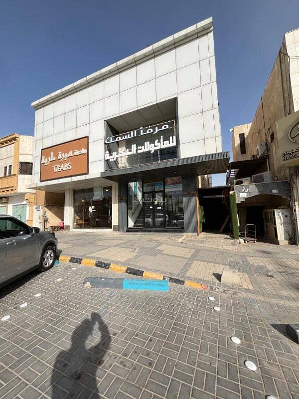 For rent: a mezzanine showroom of 250 sqm in Al-Rawdah district For rent: a mezzanine showroom of 250 sqm in Al-Rawdah district