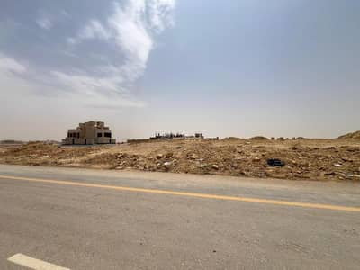 Commercial Land for Rent in West Riyadh, Riyadh - For rent: a corner lot on the west with a station license, area 1929 m² Commercial Land for Rent in West Riyadh, Riyadh - For rent: a corner lot on the west with a station license, area 1929 m²