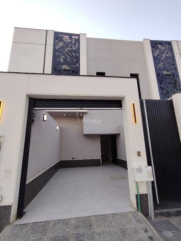 Luxurious upper townhouse for sale in Al-Janadria neighborhood Luxurious upper townhouse for sale in Al-Janadria neighborhood