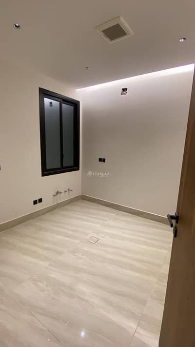 دور 4 غرف نوم للايجار في غرب الرياض، الرياض - دور علوي فاخر للإيجار – حي ديراب