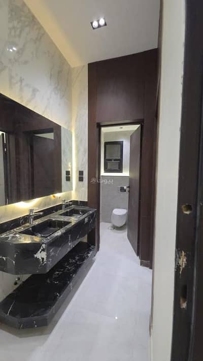 3 Bedroom Floor for Sale in West Riyadh, Riyadh - Upper floor, elevator rider, and operate correctly on Street 20 for sale, Touiq, West Riyadh