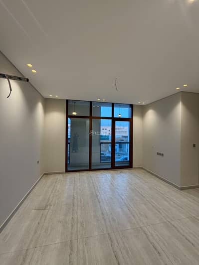 3 Bedroom Flat for Sale in North Jeddah, Jeddah - Apartment with a balcony facing the front