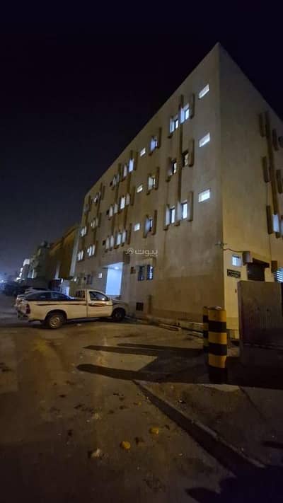 2 Bedroom Flat for Rent in Central Riyadh, Riyadh - An apartment for rent consisting of two bedrooms, a living room, a kitchen, and a bathroom.