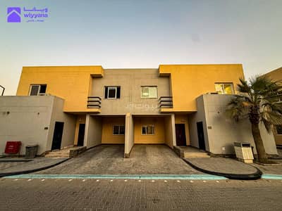 Villa for Sale in West Riyadh, Riyadh - # Luxury Villa for Sale in a Gated Community | Al Maathar District – West Riyadh