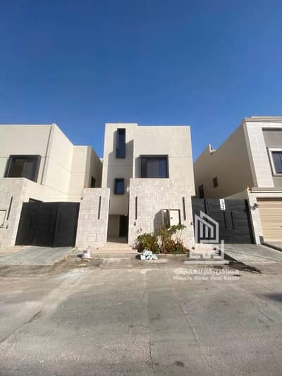 4 Bedroom Floor for Rent in East Riyadh, Riyadh - Role in a new villa for rent - upper floor