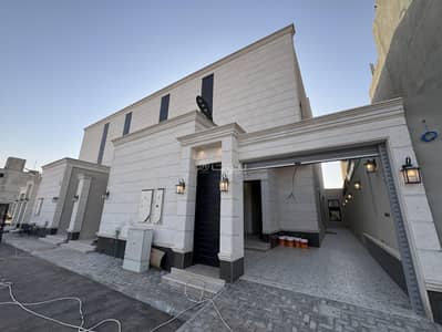 3 Bedroom Floor for Sale in East Riyadh, Riyadh - Very luxurious first floor for sale