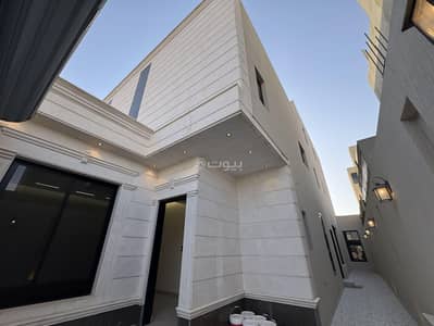 4 Bedroom Floor for Sale in East Riyadh, Riyadh - Luxurious ground floor for sale