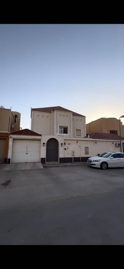10+ Beds Villa for Sale in North Riyadh, Riyadh - Villa in Al-Nafl neighborhood