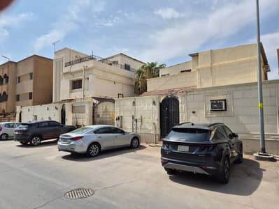 10+ Beds Villa for Sale in Central Riyadh, Riyadh - Villa for sale in al-Duhbaat, Riyadh