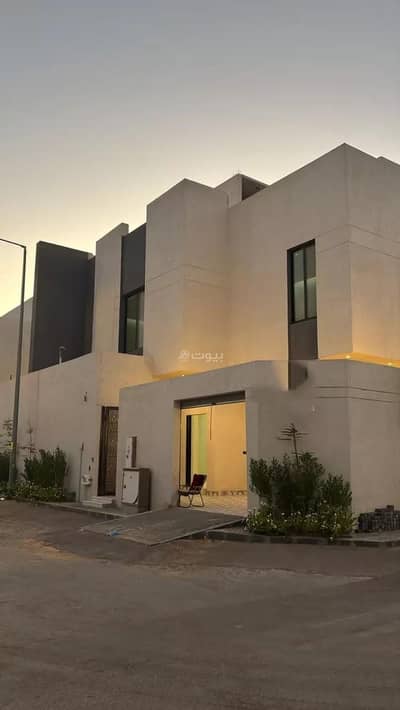 5 Bedroom Villa for Sale in East Riyadh, Riyadh - Villa for sale on Qais Bin Al-Malouh Street, Al-Rimal District, Riyadh City, Riyadh Region