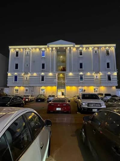 10+ Beds Residential Building for Sale in East Riyadh, Riyadh - A building for sale on Al Sahab Street, Al Nadwa District, Riyadh City.