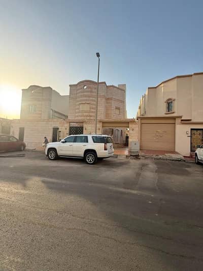 6 Bedroom Villa for Sale in North Jeddah, Jeddah - Distinctive villa for sale in Jeddah – Al-Hamdaniya District