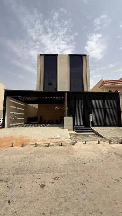 3 Bedroom Floor for Sale in East Riyadh, Riyadh - A floor for sale on Abdul Aziz Ibn Ismail Street, Al Munsiyah District, Riyadh City.