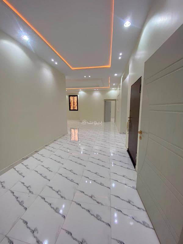 For rent: apartment with private entrances For rent: apartment with private entrances