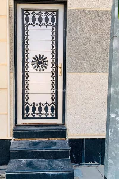 Room for Rent in North Riyadh, Riyadh - Room for rent on Street No. 349, Al Malqa District, Riyadh Room for Rent in North Riyadh, Riyadh - Room for rent on Street No. 349, Al Malqa District, Riyadh