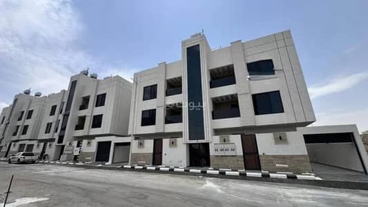 5 Bedroom Apartment for Sale in Al Dhurfah, Khamis Mushait - An apartment for sale on Harb Ibn Junada Street, Al Zhurfah District, Khamis Mushait City.