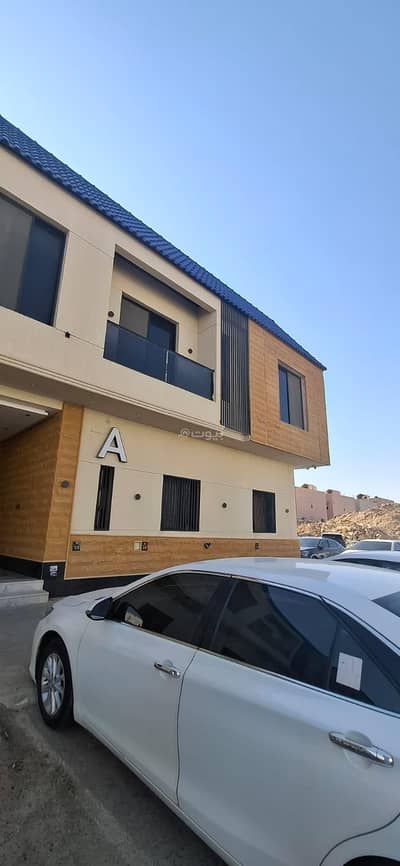 3 Bedroom Flat for Sale in West Riyadh, Riyadh - Three-bedroom apartment with a majlis and living room for sale in Tuwaiq 3 Bedroom Flat for Sale in West Riyadh, Riyadh - Three-bedroom apartment with a majlis and living room for sale in Tuwaiq