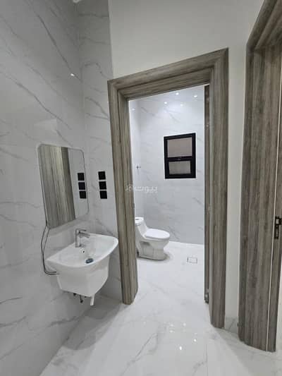 5 Bedroom Floor for Sale in West Riyadh, Riyadh - For sale: a upper floor with an apartment in Al-Arrija Al-Gharbiya, Riyadh
