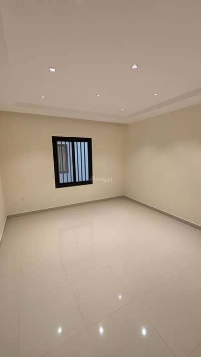 5 Bedroom Flat for Sale in Al Difa, Madina - Five-bedroom apartment for sale in Al-Defaa, Medina