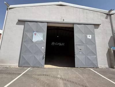 Warehouse for Rent in East Riyadh, Riyadh - Warehouse for rent on Wa'la Street, Al-Sulai District, Riyadh City, Riyadh Region