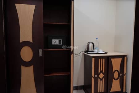1 Bedroom Apartment for Rent in Makkah - Room withe 3 single beds Unit 12
