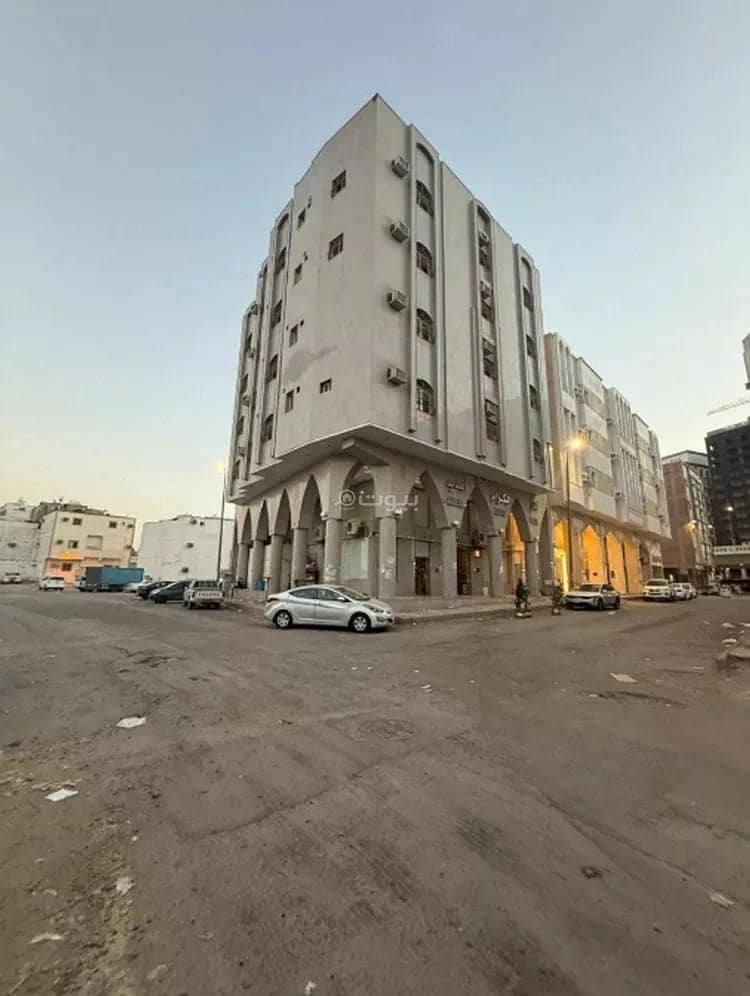 Building for sale on Khalid Al-Tahhan Street, Al-Saqya neighborhood, Madinah city, Madinah region Building for sale on Khalid Al-Tahhan Street, Al-Saqya neighborhood, Madinah city, Madinah region