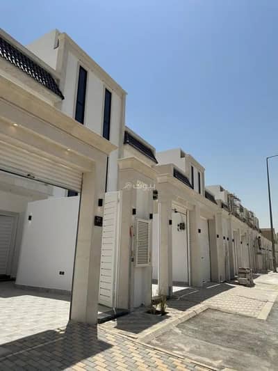 5 Bedroom Floor for Sale in South Riyadh, Riyadh - Floor for sale on Hassan Mashat Street, Okaz District, Riyadh