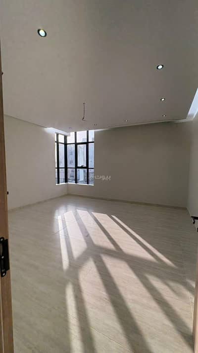 5 Bedroom Flat for Sale in Shuran, Madina - A five-bedroom apartment for sale in Shuran, Medina.