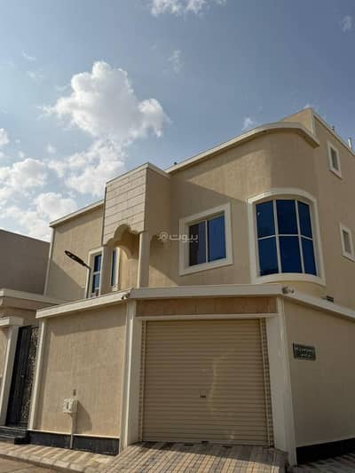 5 Bedroom Villa for Rent in North Riyadh, Riyadh - The display is near Ahmed bin Said Al Hindi Street and King Abdulaziz Road